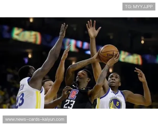 快船球星光环下的团队协作危机浮出水面 快船球星光环下的团队协作危机浮出水面