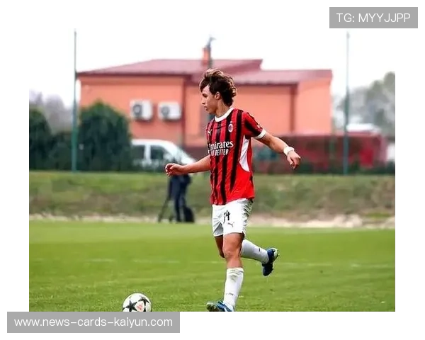 科莫中场拼抢积极，黑马名号继续发酵